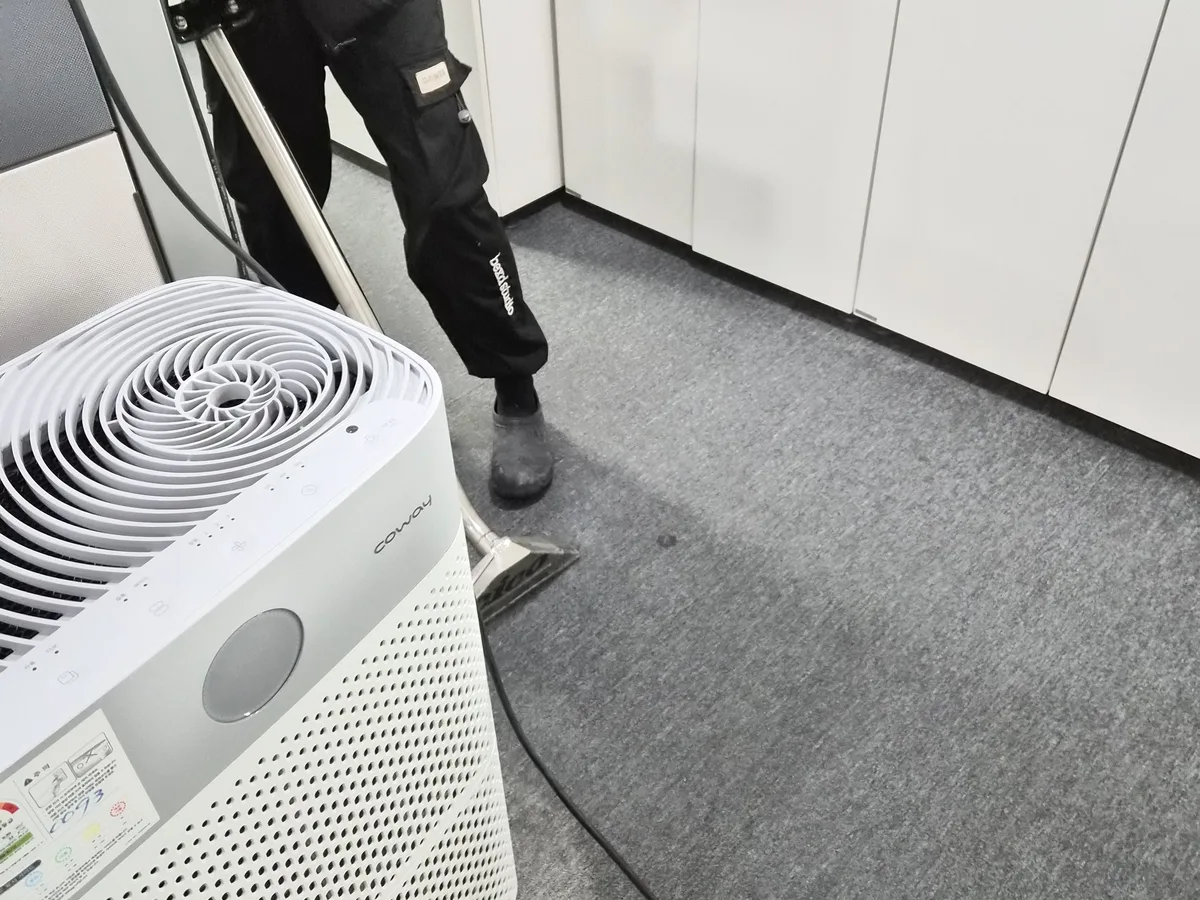 남구 봉덕동 사업장 로비·복도 카페트 바닥 위생청소 사례 - 행진크린